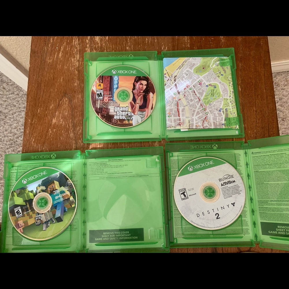 Xbox One with 3 Games and 3 Controllers - Picture 3 of 8